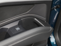 2023款 40 e-tron 闪耀型 锦衣套装