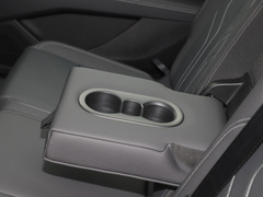 2023款 40 e-tron 闪耀型 锦衣套装
