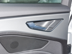 2023款 40 e-tron 闪耀型 机甲套装