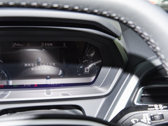 2023款 40 e-tron 闪耀型 机甲套装