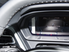 2023款 40 e-tron 闪耀型 机甲套装