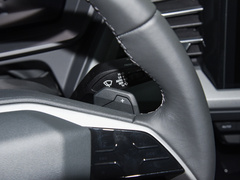 2023款 40 e-tron 闪耀型 机甲套装