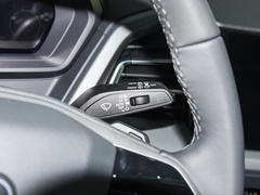 2023款 40 e-tron 闪耀型 机甲套装