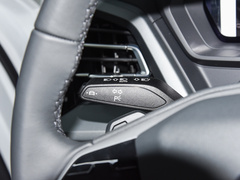 2023款 40 e-tron 闪耀型 机甲套装