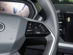 2023款 40 e-tron 闪耀型 机甲套装