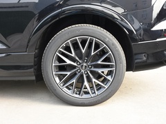 2023款 40 e-tron 星耀型 机甲套装
