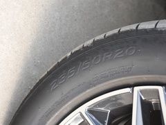 2023款 40 e-tron 星耀型 机甲套装