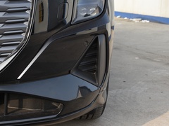 2023款 40 e-tron 星耀型 机甲套装