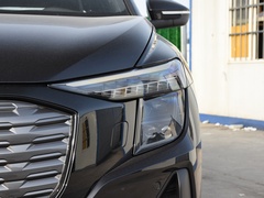 2023款 40 e-tron 星耀型 机甲套装