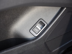 2023款 40 e-tron 星耀型 机甲套装