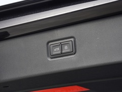 2023款 40 e-tron 星耀型 机甲套装