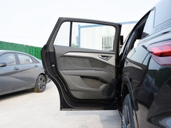 2023款 40 e-tron 星耀型 机甲套装