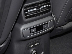 2023款 40 e-tron 星耀型 机甲套装