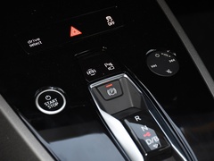 2023款 40 e-tron 星耀型 机甲套装