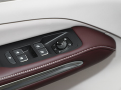 2023款 2.0T 自动豪华型