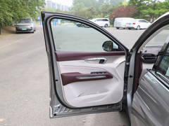 2023款 2.0T 自动豪华型