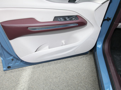 2023款 2.0T 自动豪华型