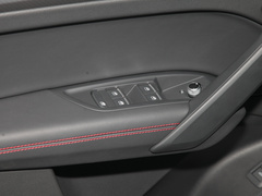 2022款 改款 40 TFSI RS套件燃速型