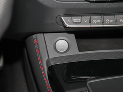 2022款 改款 40 TFSI RS套件燃速型