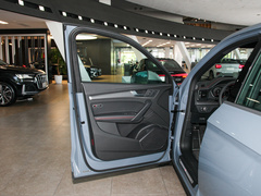 2022款 改款 40 TFSI RS套件燃速型