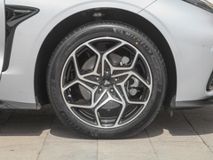 2023款 580 AWD