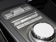 2023款 2.5T 两驱豪华版
