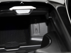 2023款 GLC 300 L 4MATIC 动感型 5座