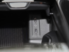 2023款 GLC 300 L 4MATIC 动感型 5座
