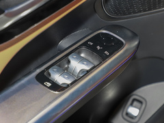 2023款 GLC 300 L 4MATIC 动感型 5座