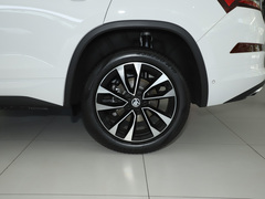 2023款 改款 TSI330 5座两驱奢享版
