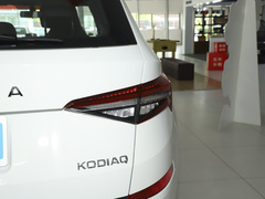 2023款 改款 TSI330 5座两驱奢享版