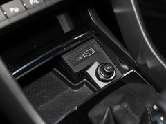 2023款 改款 TSI330 5座两驱奢享版