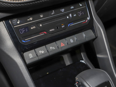 2023款 改款 TSI330 5座两驱奢享版