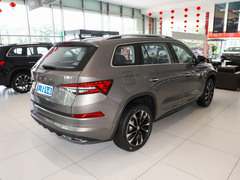 2023款 改款 TSI330 5座两驱奢享版