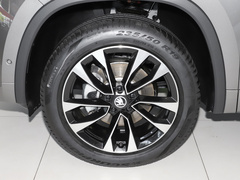 2023款 改款 TSI330 5座两驱奢享版