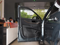 2023款 400T 两驱尊贵版 5座