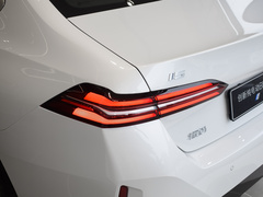 2024款 eDrive 35L M运动套装