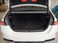 2024款 eDrive 35L M运动套装