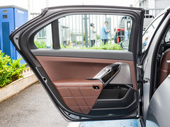 2023款 eDrive50L 尊享M运动套装