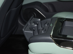 2023款 810km 后驅(qū)尊貴版