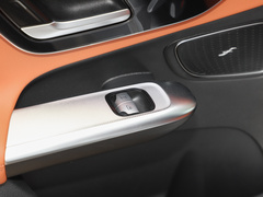 2023款 GLC 260 L 4MATIC 动感型 5座