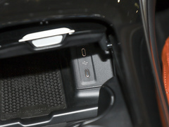 2023款 GLC 300 L 4MATIC 动感型 7座