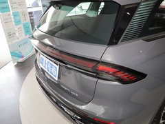 2023款 2.0T 四驱尊睿版