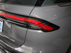 2023款 2.0T 四驱尊睿版