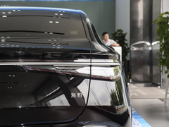 2023款 DM-i 1.5L 121km 尊贵型