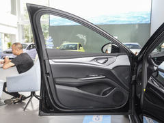 2023款 DM-i 1.5L 121km 尊贵型