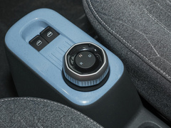 2023款 熊猫mini 200km 小黄鸭限定版 开心吖