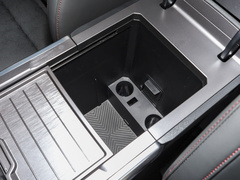 2023款 2.0T 四驱穿越