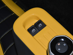 2023款 熊猫mini 200km 小黄鸭限定版 幸运吖