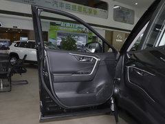 2023款 2.0L CVT两驱风尚Plus版